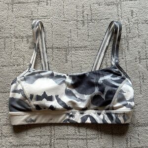 Lululemon Straight Up Bra, Ghost Weave White Black, size 4